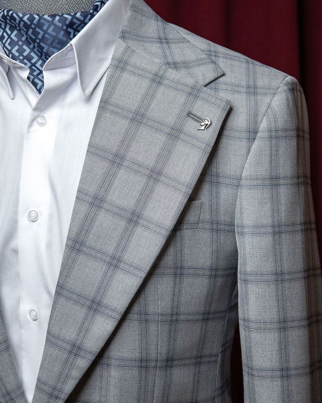 Suit 12